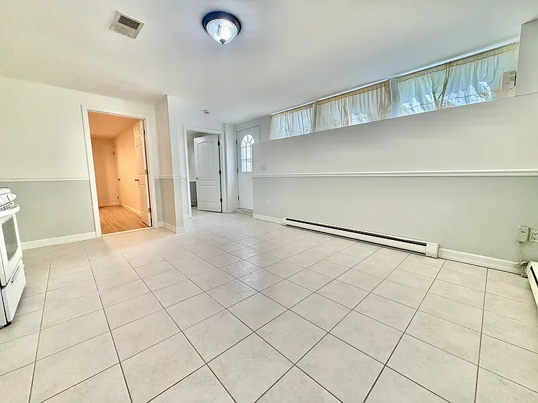 204 Sneden Ave #1 — Photo 2