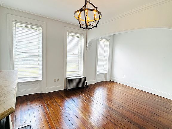 2nd image of 252 Suydam Ave #2