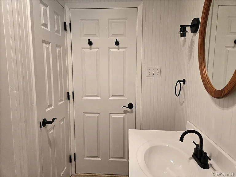2758 N Cedar Ave — Photo 17