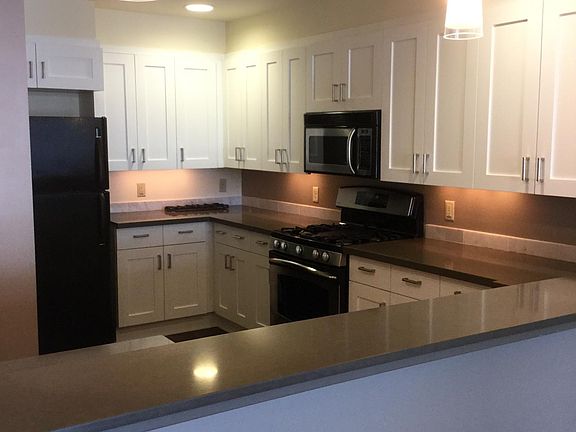 5th image of 320 Washington Ave Unit 108