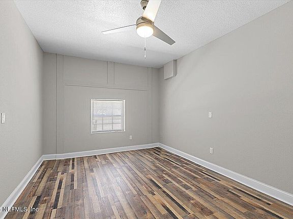 5th image of 8418 BERRY Avenue