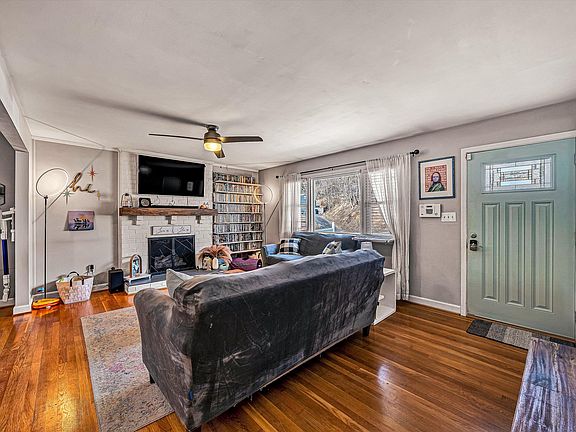 4th image of 2814 Montvale Rd SW