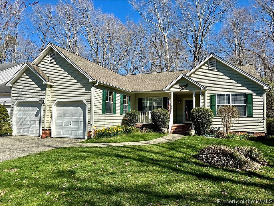 1st image of 4552 Village Park Dr E