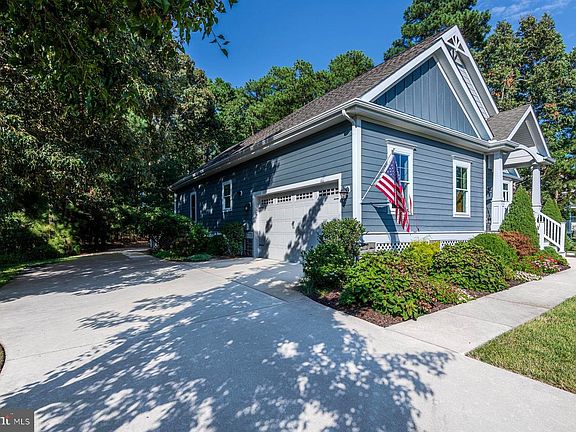 3rd image of 23261 Horse Island Rd