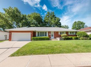 2804 W Overbrook Dr, Peoria, IL 61604
