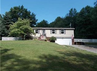 28 Skyline Dr, Mercer, PA 16137