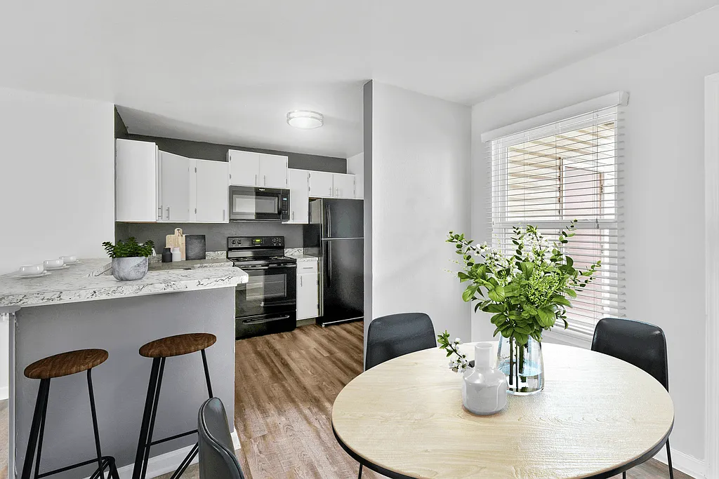 Cascade Apartments — Photo 3