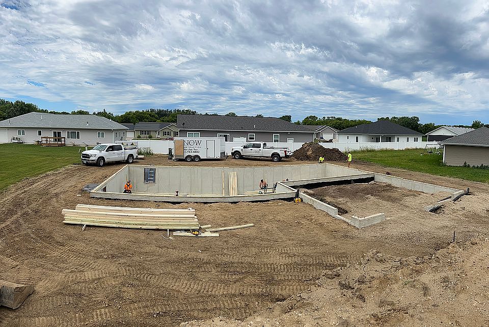 1st image of 1501 Logan Dr
