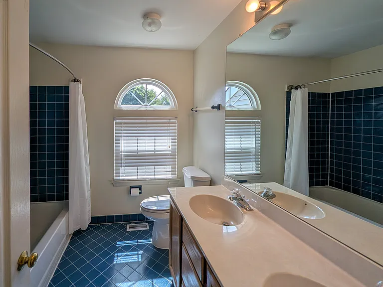 7102 Union Ct — Photo 12