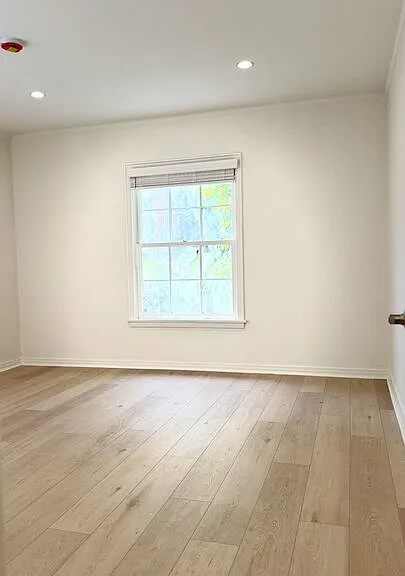 408 1/2 S Spalding Dr — Photo 37