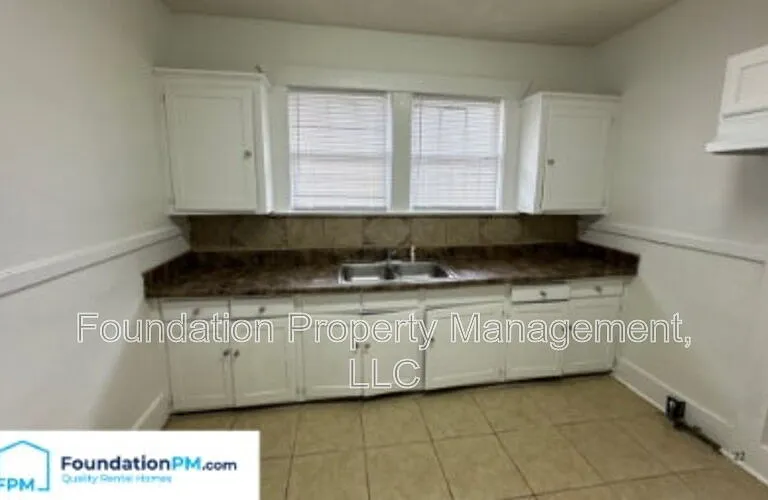 914 Garland St — Photo 3