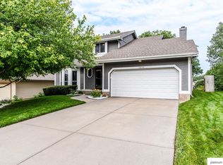 16636 Adams St, Omaha, NE 68135