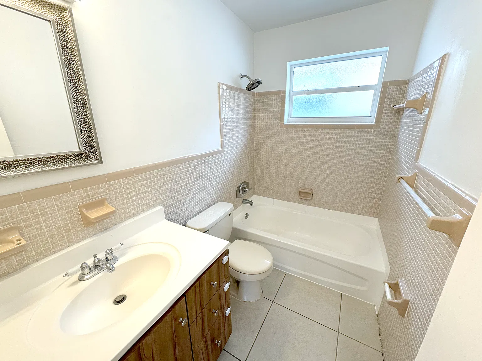 3170 SW 17th St — Photo 3