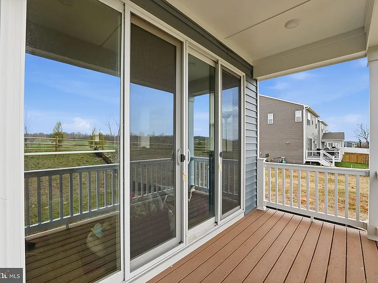 615 Clover Ln — Photo 24