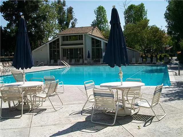 Community pool, spa & clubhouse