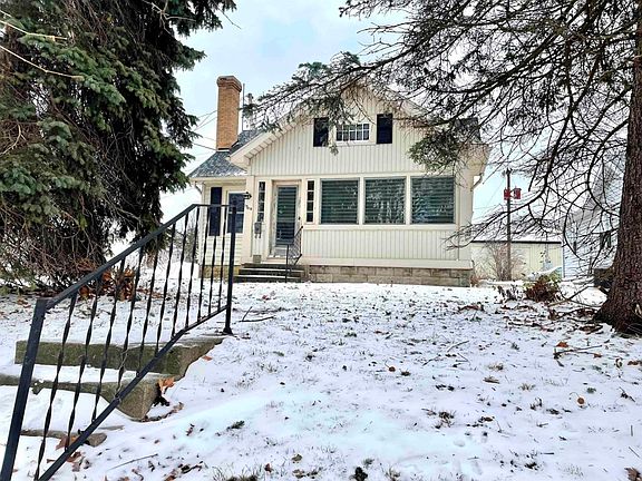 2nd image of 1504 N Linden St
