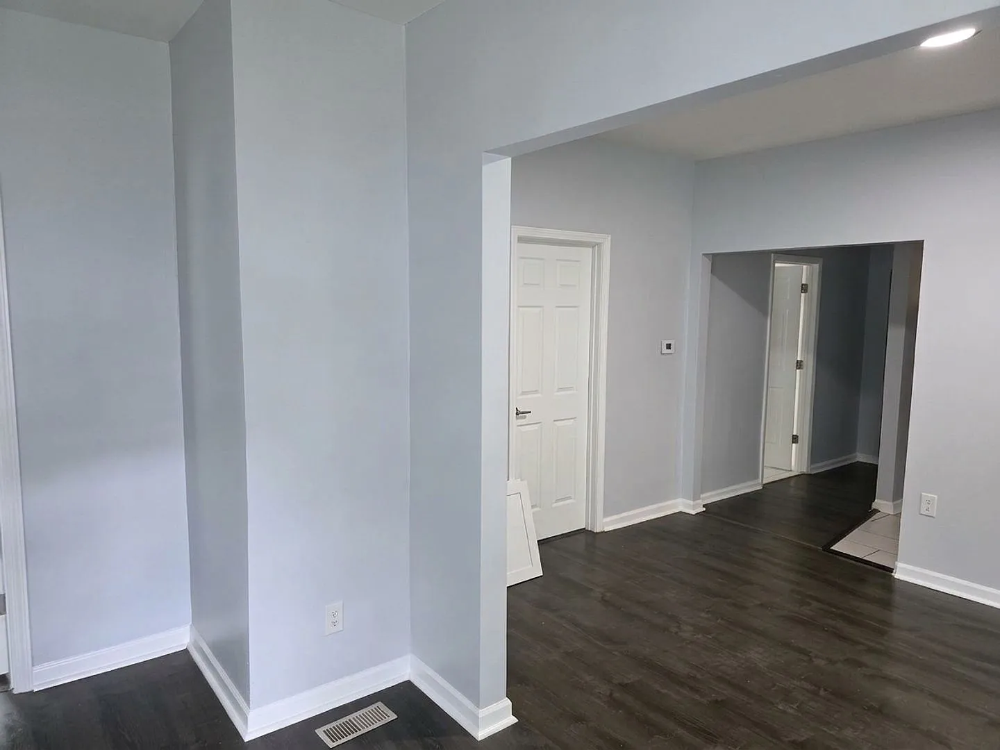 This beautifully updated 3-bedroom, 2-bath single-family home is ready for move-in! — Photo 4