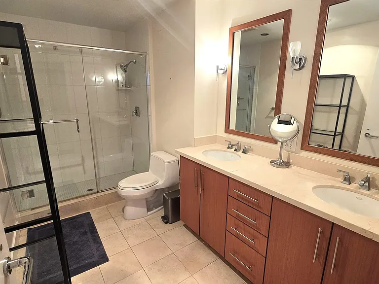 325 7th Ave #1301 — Photo 22