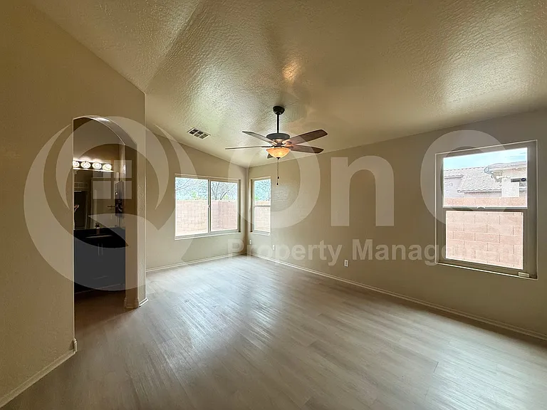 5409 S 15th Way — Photo 6