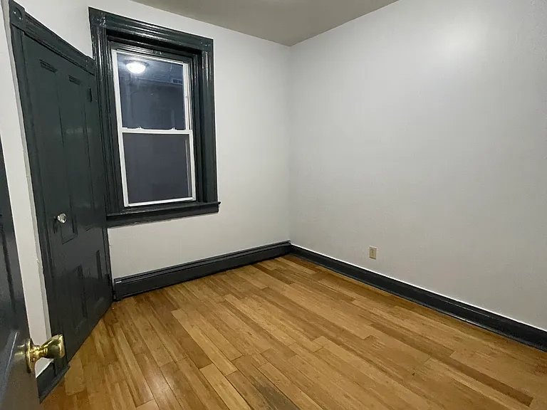 9 Ellington St #4 — Photo 2