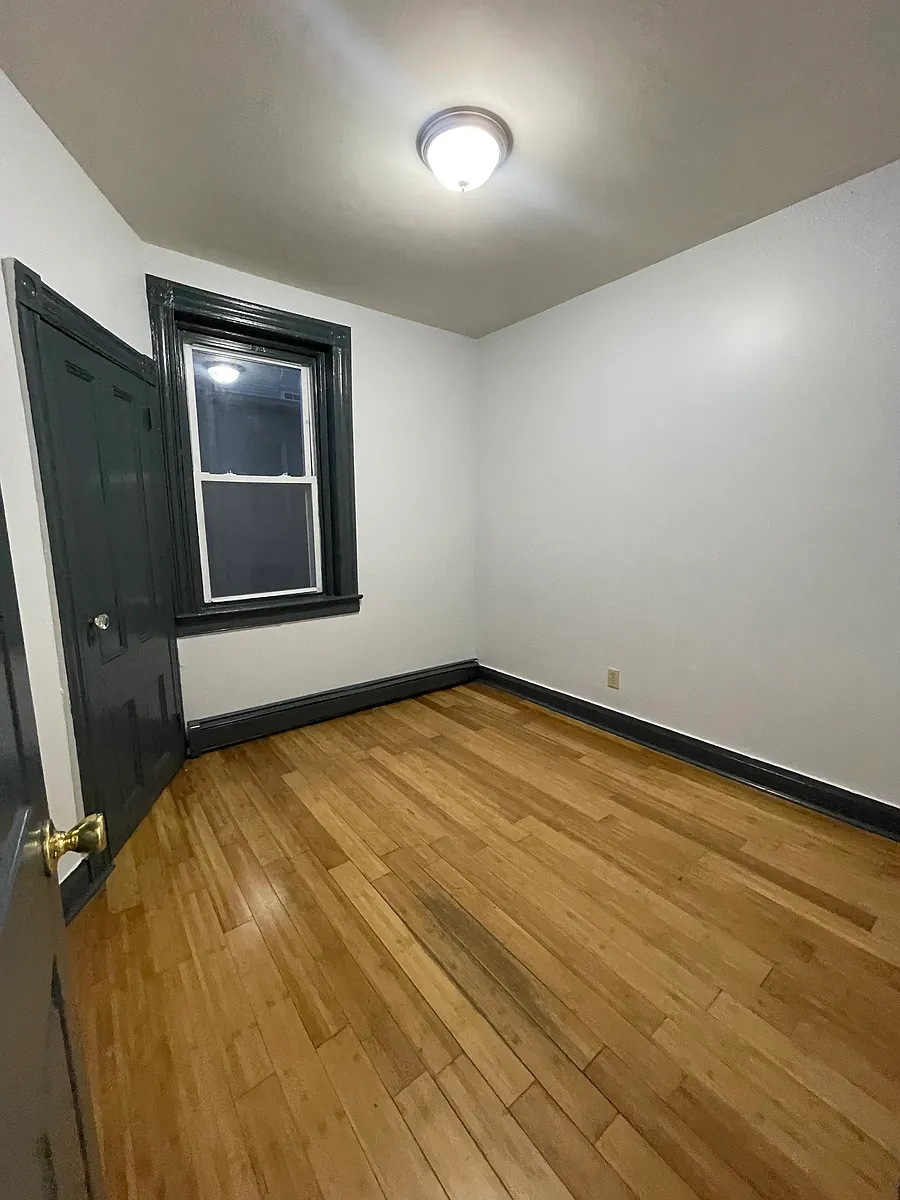 Building Photo - 9 Ellington St #3