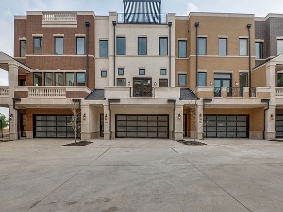 2nd image of 250 E Dallas Rd #121