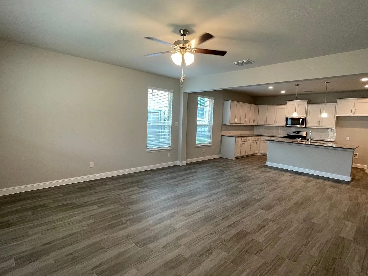 4 bed, 2170 sqft, $2,780 — Photo 2