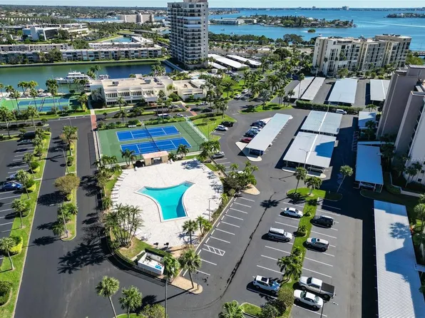 7560 Bay Island Dr S APT 241, South Pasadena, FL 33707