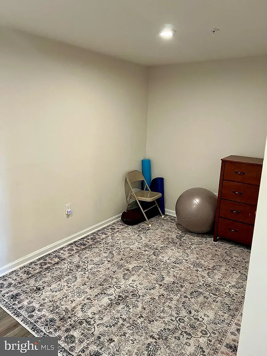 3 bed, 1452 sqft, $2,500 — Photo 2