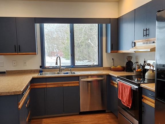 4th image of 21 Roberta Rd