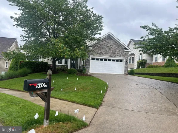 6709 Whirlaway Ct, Gainesville, VA 20155