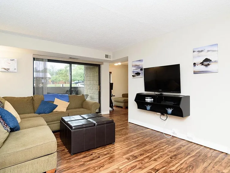 5909 Tamar Dr #4 — Photo 4