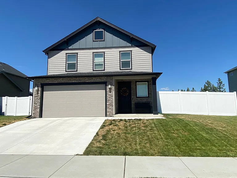 8920 W Caelen Ave — Photo 1