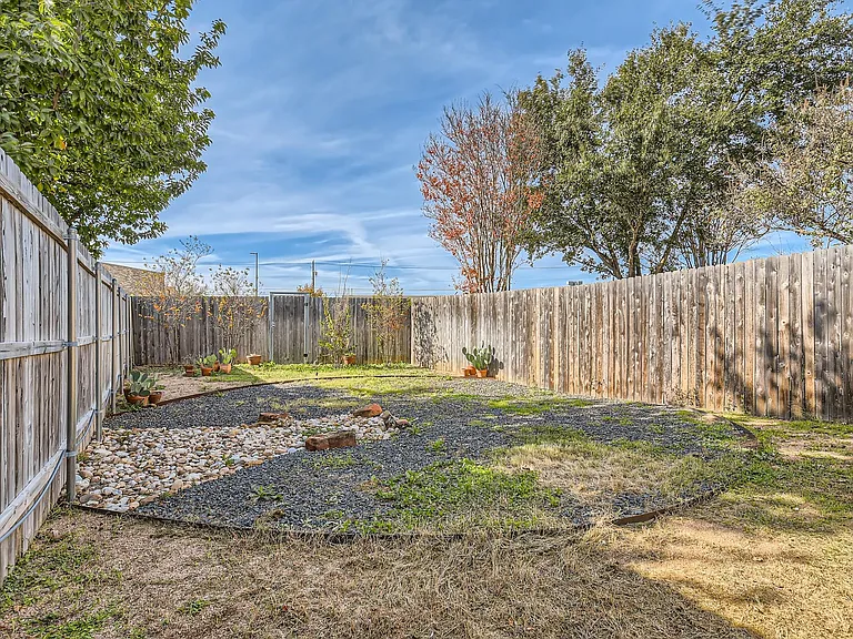 2210 Onion Creek Pkwy #402 — Photo 26