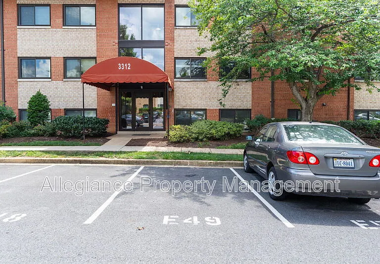 3312 S 28th St #303 — Photo 16
