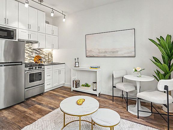 2nd image of 225 W 70th St APT 2A