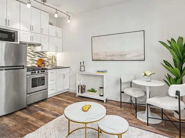 225 W 70th St APT 2A, New York, NY 10023