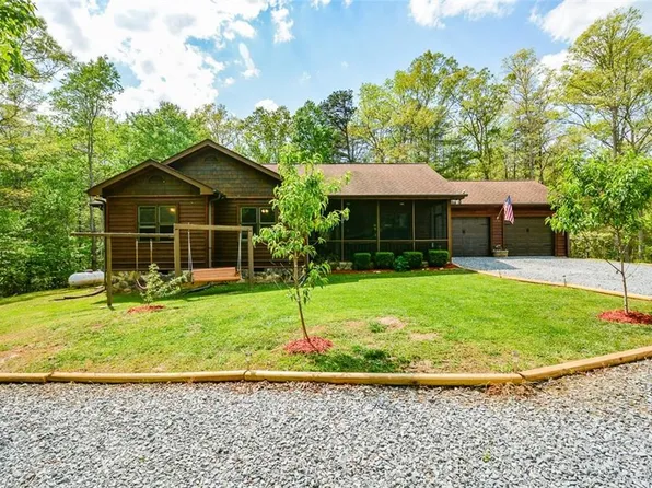 303 Pine Ln, Mineral Bluff, GA 30559