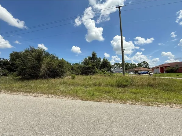 1107 Meadow RD, LEHIGH ACRES, FL 33973