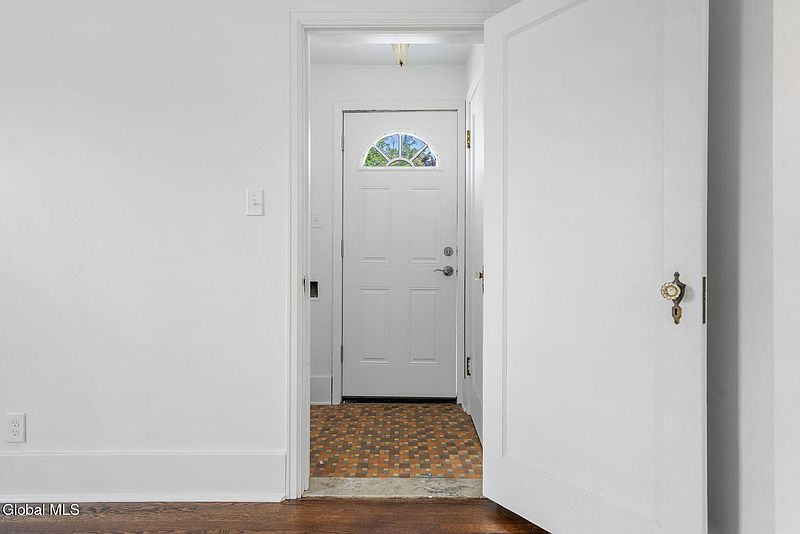 4th image of 14 Maplewood Avenue