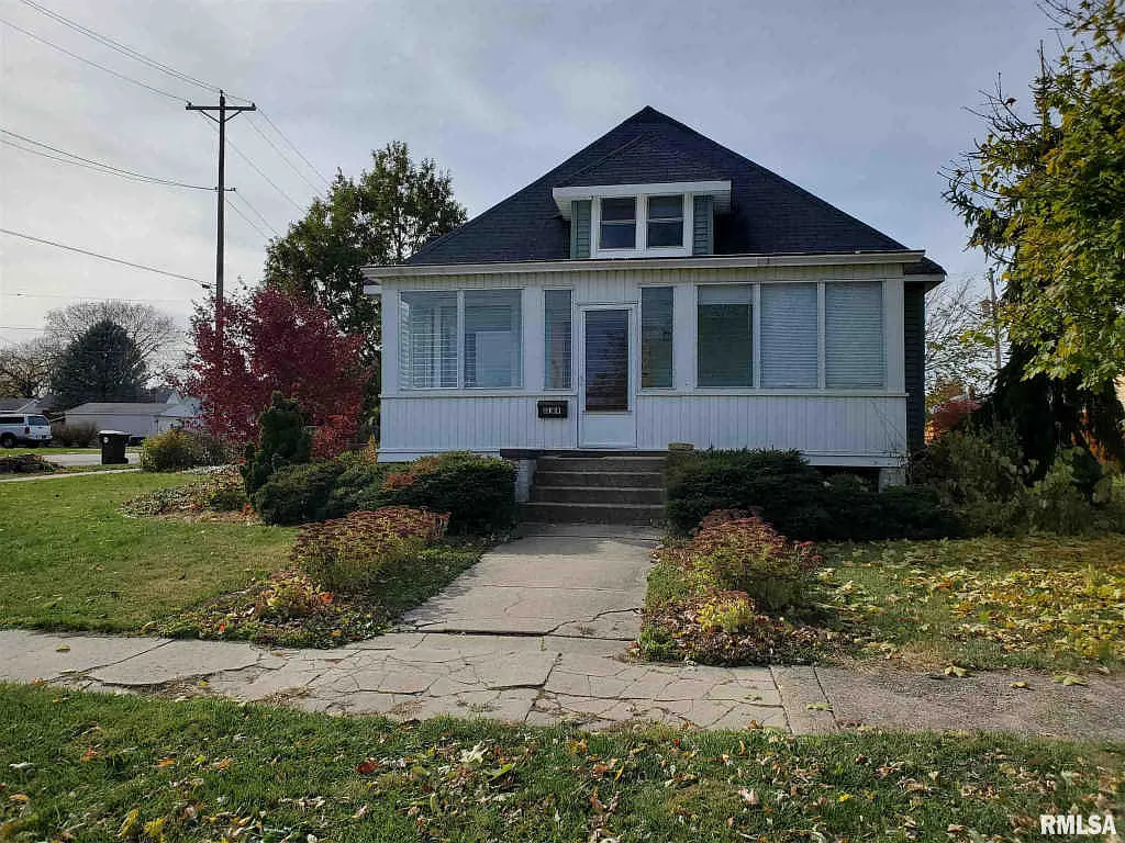 1407 N Logan St photo 1
