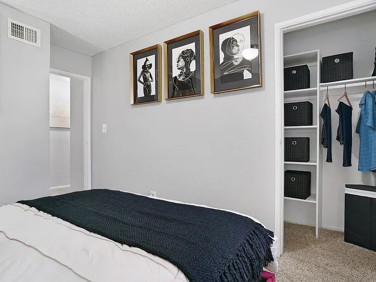 Falcon Glen Apartments — Photo 31