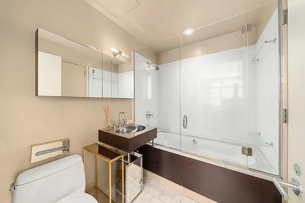 Rented by Compass | media 13
