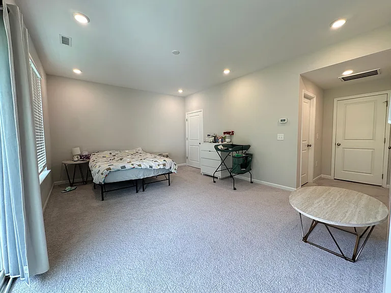 1002 Manorhaven Dr — Photo 8