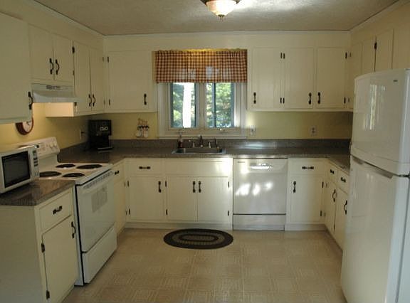 3rd image of 150 Higgins Crowell Rd