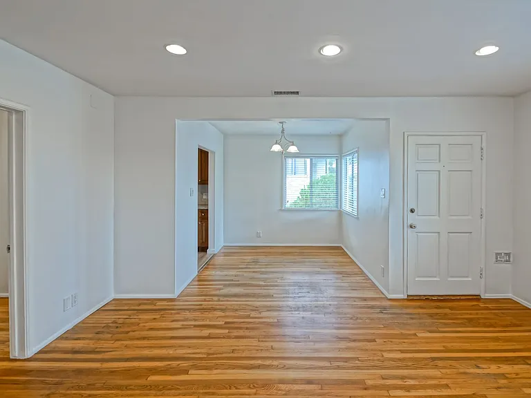 2911 Blaisdell Ave — Photo 11