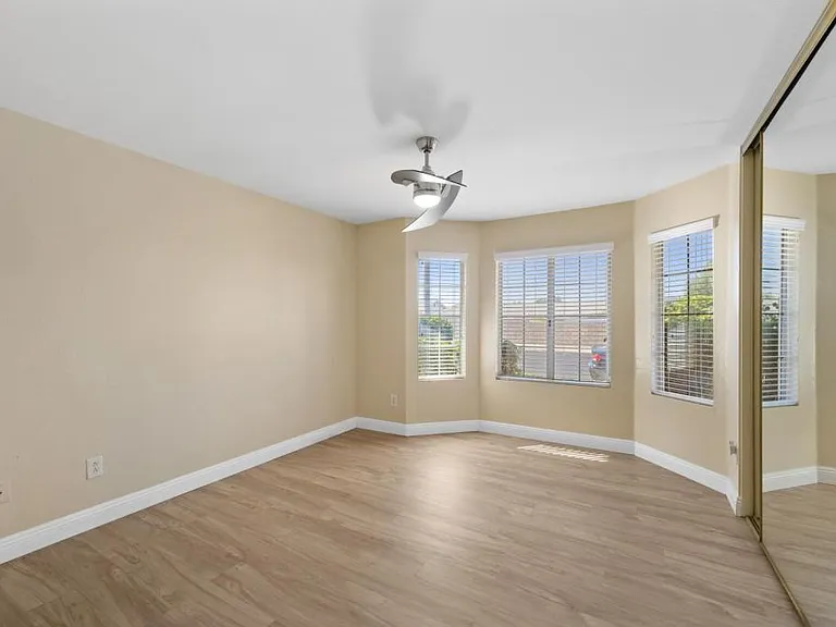 28082 Bavaria Dr — Photo 16