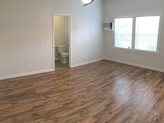 5th image of 4933 Echo St #12