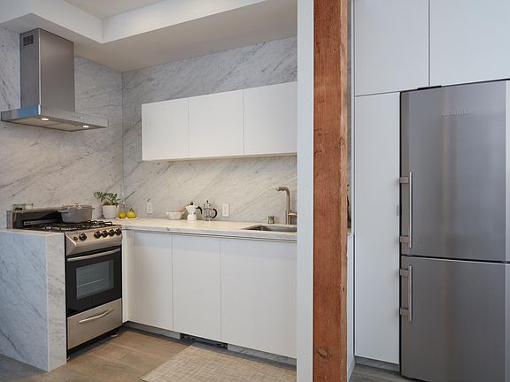 4th image of 310 Precita Ave