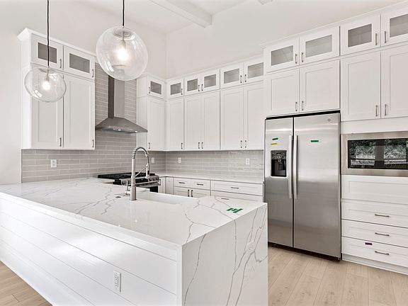 4th image of 32 Asher St Lot 36